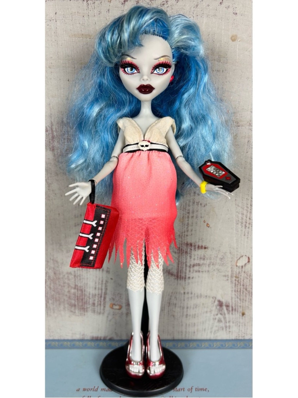 Monster High Ghoulia Yelps Dawn of the Dance Doll White Elastics